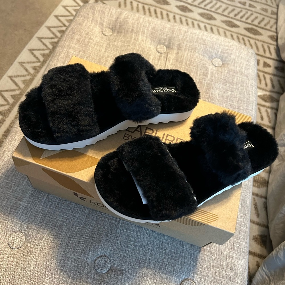 NIB KOOLABURRA BY UGG FUR SLIDES